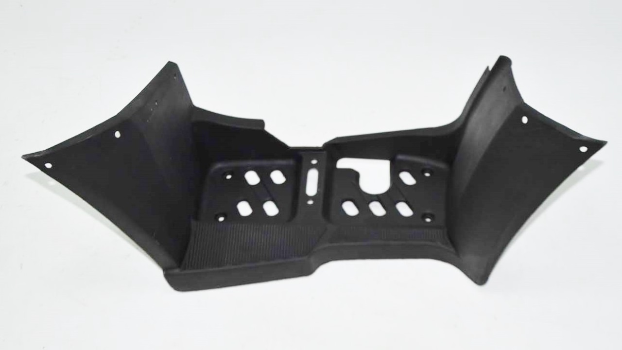 ÖN BASAMAK PLASTİĞİ SAĞ ( LH 600 )